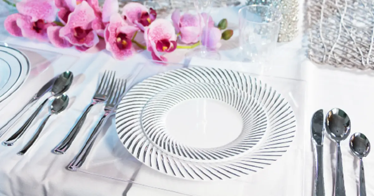 Elevate Your Event with Stylish Disposable Dinnerware